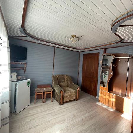 Sadyba U Halyny Sunrise Bukowel Exterior foto