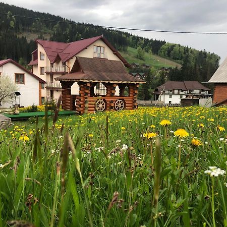 Sadyba U Halyny Sunrise Bukowel Exterior foto