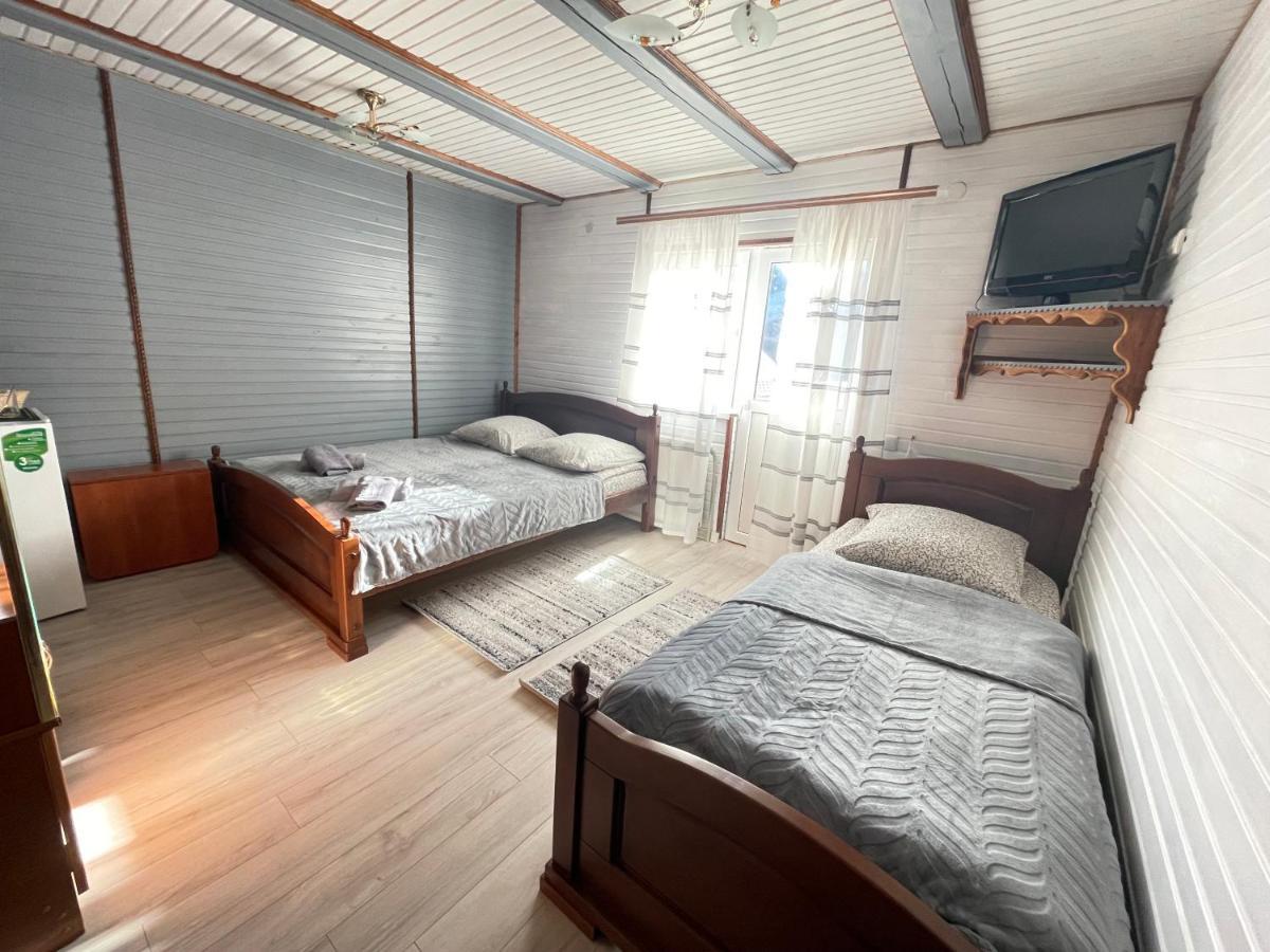 Sadyba U Halyny Sunrise Bukowel Exterior foto