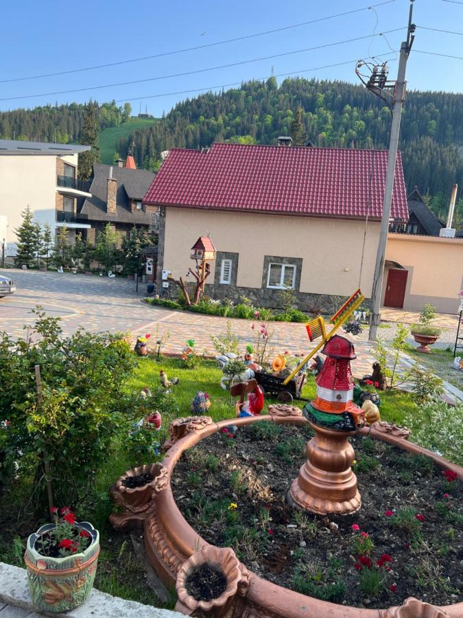Sadyba U Halyny Sunrise Bukowel Exterior foto